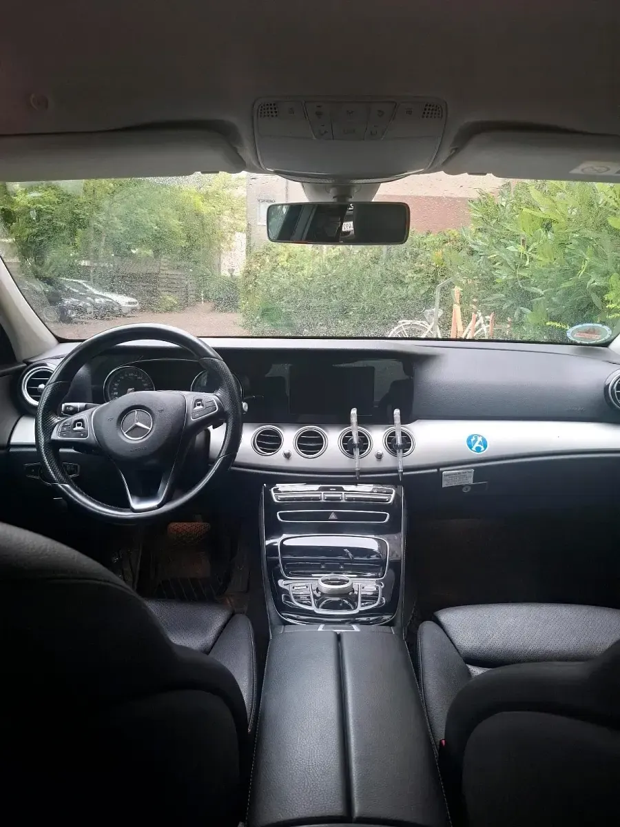 Gebraucht Mercedes E200 150 PS (110 kW) 2018 Gelb Limousine