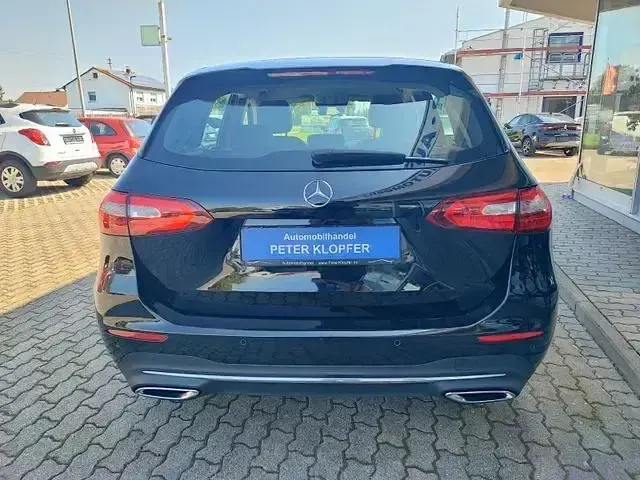 Gebraucht Mercedes B180 136 PS (100 kW) 2020 Schwarz Kleinwagen