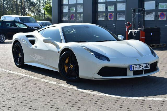 Weiß Gebraucht 2018 Ferrari 488 Coupé | 278.900 € - Bild 1/4
