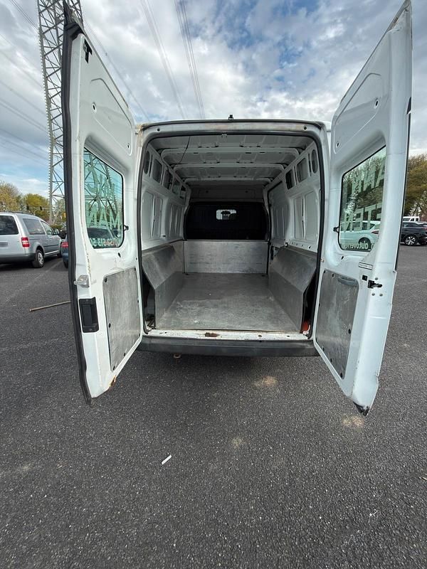 Occasion Ford Tourneo 101 ch (74 kW) 2011 Blanc Berline