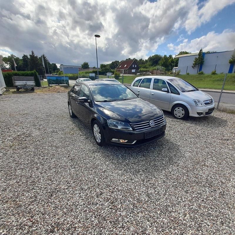 Schwarz Gebraucht 2010 VW Passat Limousine | 6.300 € (Teuer) - Bild 1/4