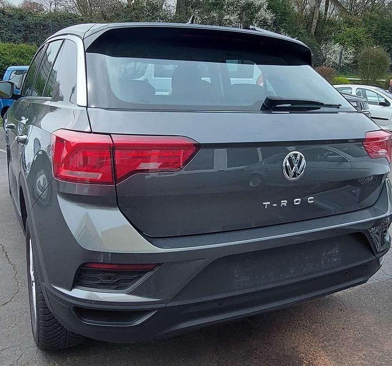 Gebraucht VW T-Roc Trendline 116 PS (85 kW) 2020 Indiumgrau metallic SUV