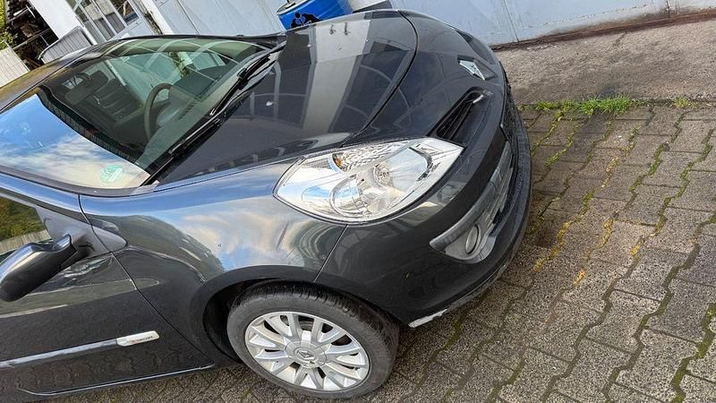 Grau Gebraucht 2008 Renault Clio II Rip Curl Limousine | 2.990 € (Teuer) - Bild 1/4