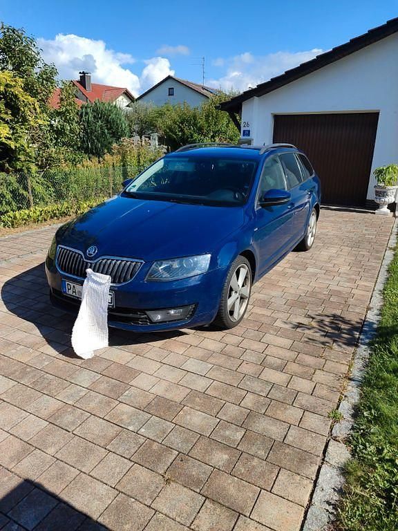 Blau Gebraucht 2016 Skoda Octavia Joy Kombi | 9.250 € (Fairer Preis) - Bild 1/4