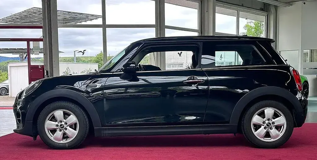 Gebraucht Mini Cooper 136 PS (100 kW) 2018 Midnight black metallic Kleinwagen
