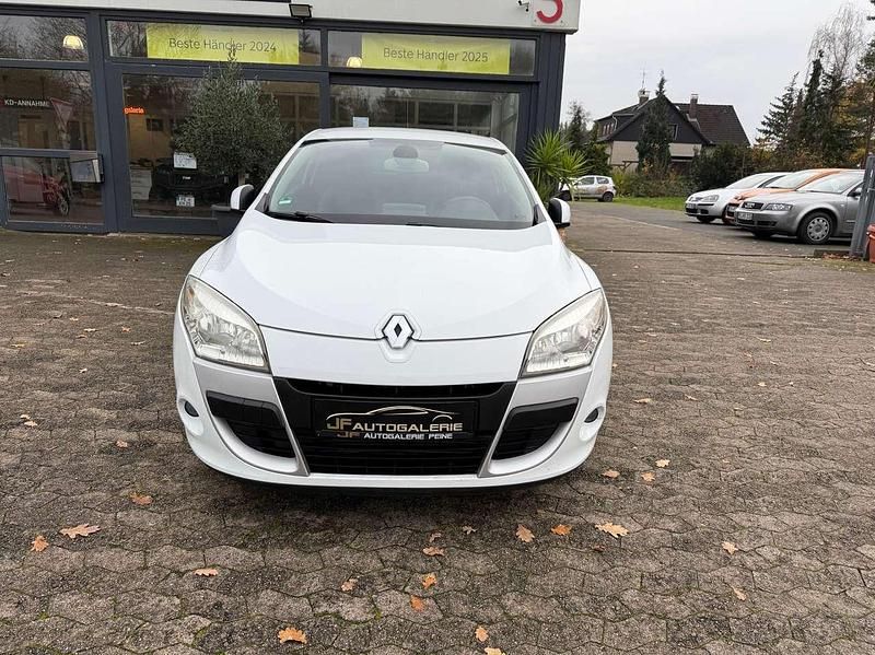 Gebraucht Renault Mégane Coupé 131 PS (96 kW) 2009 Gletscherweiss Coupé