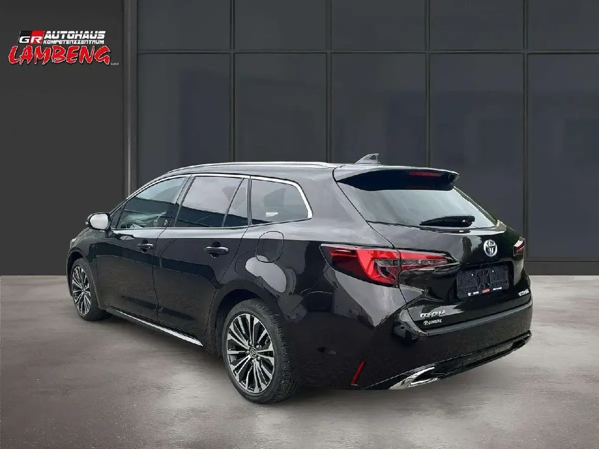 Gebraucht Toyota Corolla Hybrid Team 140 PS (102 kW) 2023 Phantom brown metallic Kombi