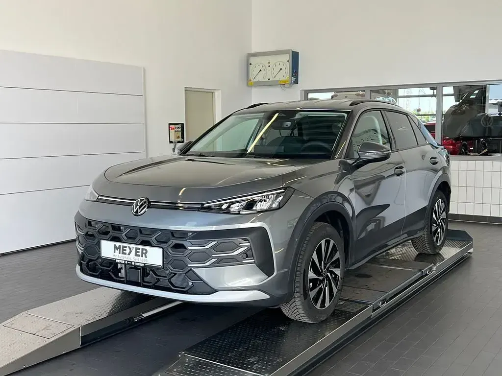 Neu VW T-Roc Life 150 PS (110 kW) 2026 Grau SUV