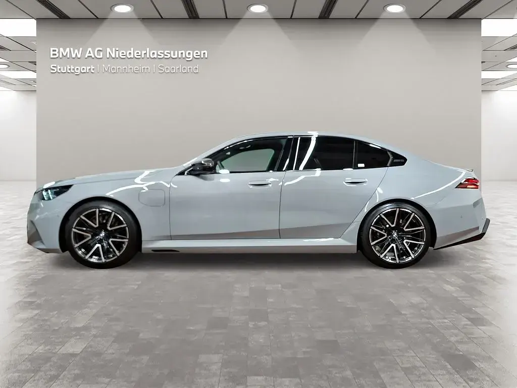 Gebraucht BMW M5 Sport Line 727 PS (534 kW) 2025 Grau Limousine