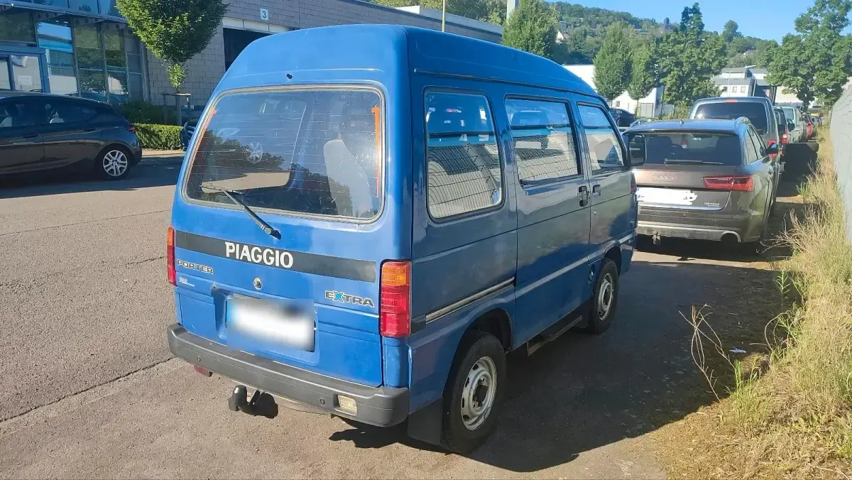 Gebraucht Piaggio Porter 63 PS (46 kW) 2010 Blau Van / Kleinbus