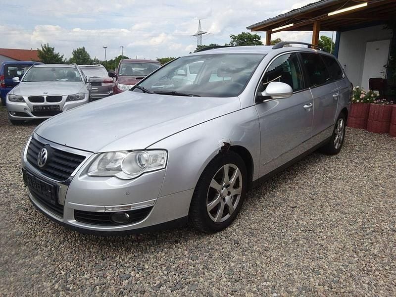 Grau Gebraucht 2010 VW Passat Comfortline Kombi | 2.200 € (Superpreis) - Bild 1/4