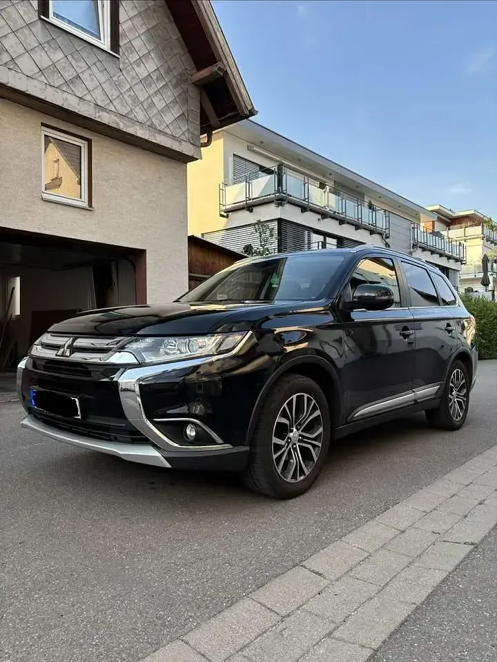 Gebraucht Mitsubishi Outlander Instyle 150 PS (110 kW) 2015 Schwarz SUV