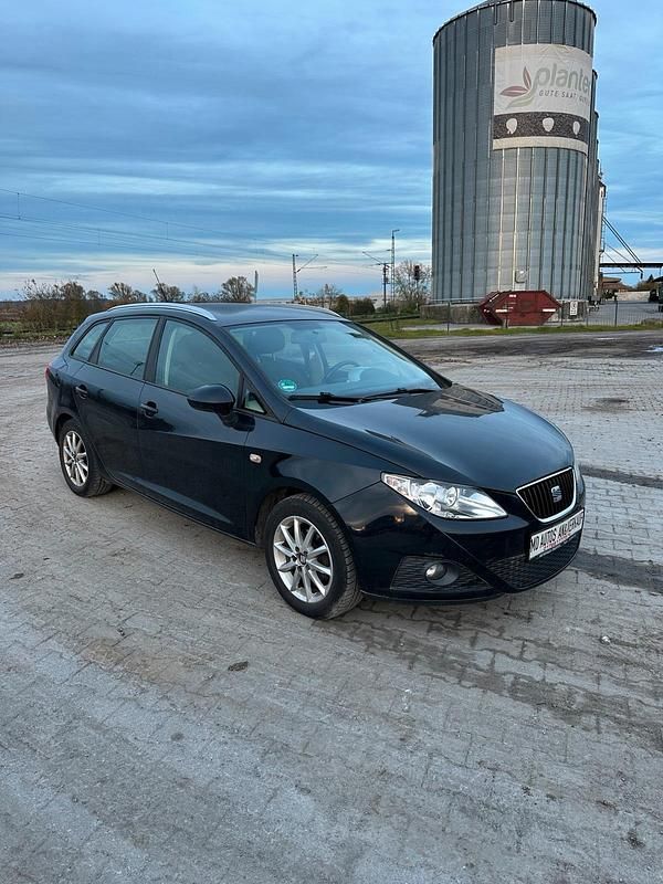 Schwarz Gebraucht 2011 Seat Ibiza ST Kombi | 2.600 € (Guter Preis) - Bild 1/4