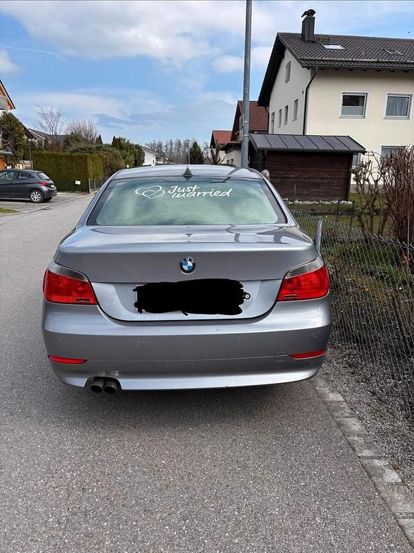 Gebraucht BMW 523 177 PS (130 kW) 2008 Silber Limousine