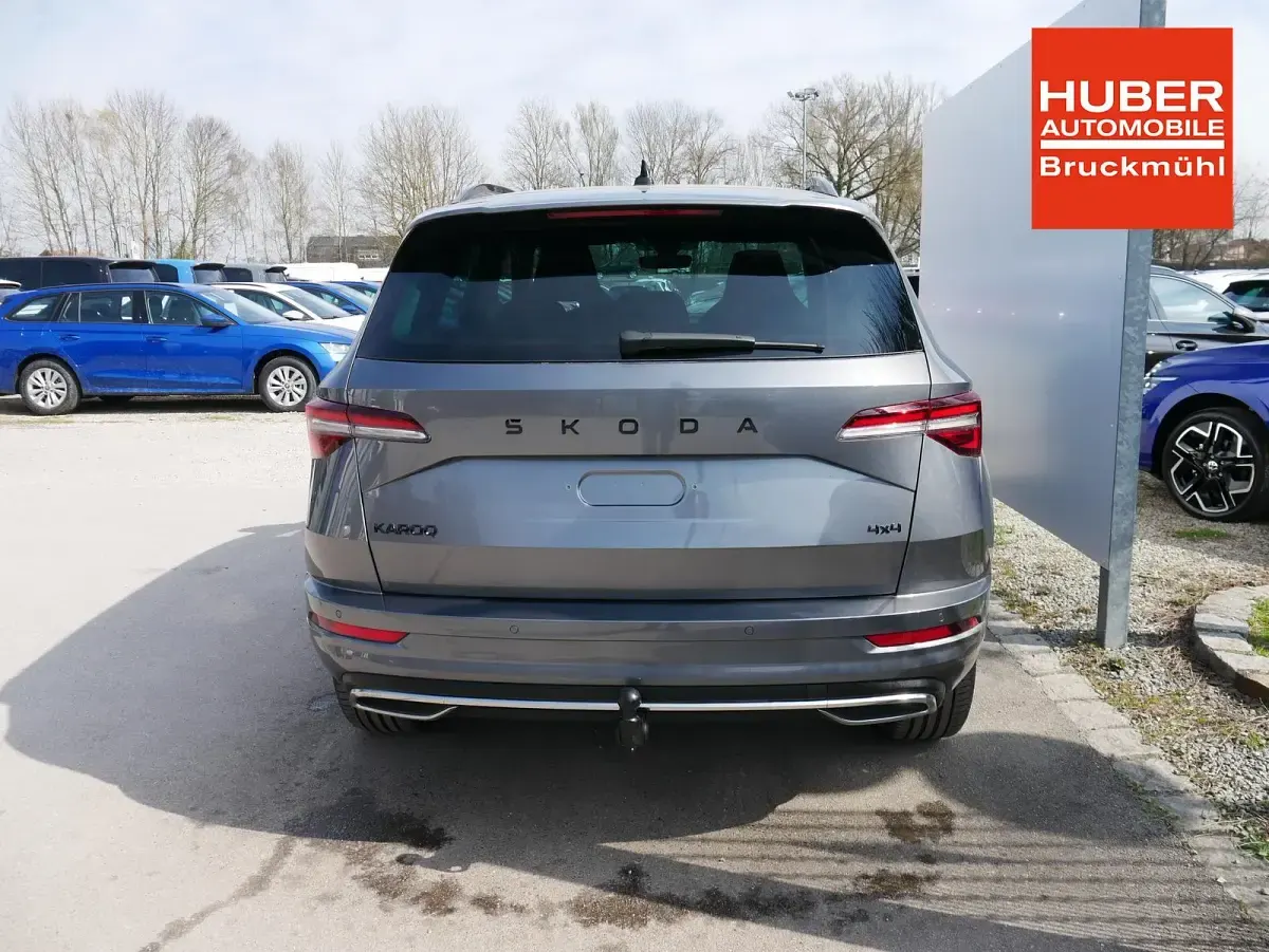 Neu Skoda Karoq SportLine 190 PS (139 kW) 2026 Graphite grau metallic SUV