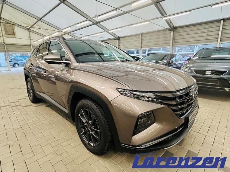 Braun Gebraucht 2021 Hyundai Tucson Trend SUV | 24.980 € (Guter Preis) - Bild 1/4