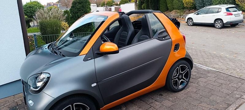 Grau Gebraucht 2016 Smart ForTwo Coupé Prime Cabrio | 14.250 € (Fairer Preis) - Bild 1/4