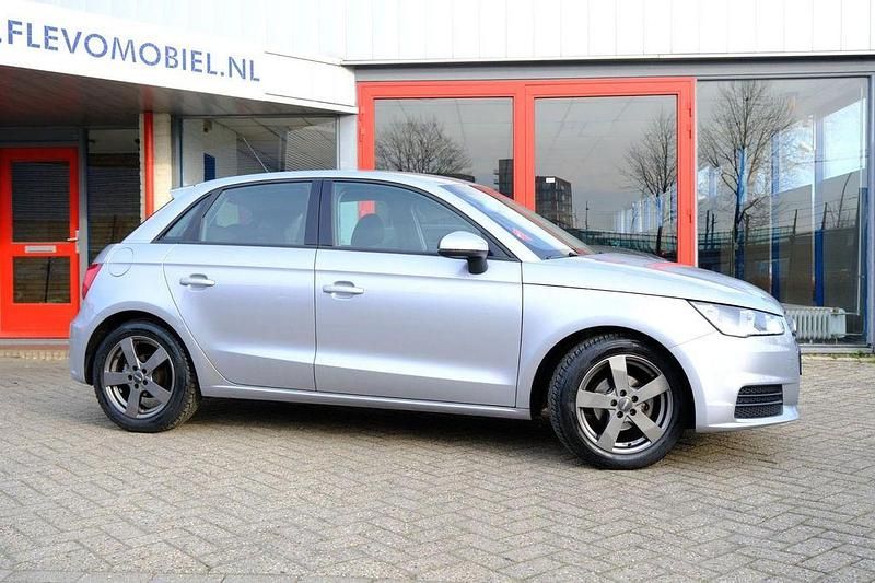 Gebraucht Audi A1 Design 90 PS (66 kW) 2016 Grau Limousine