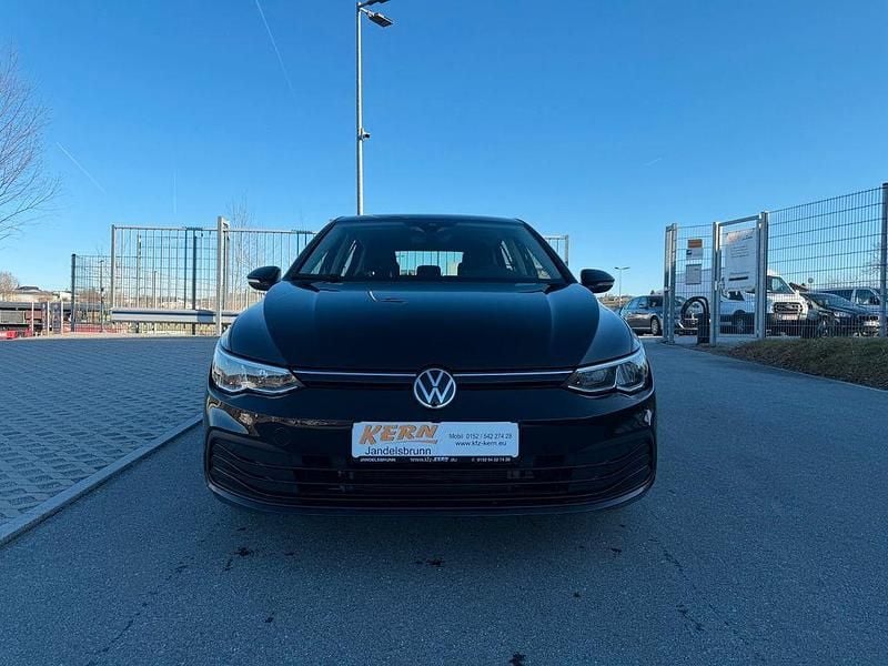 Gebraucht VW Golf VIII Life 131 PS (96 kW) 2020 Schwarz Limousine