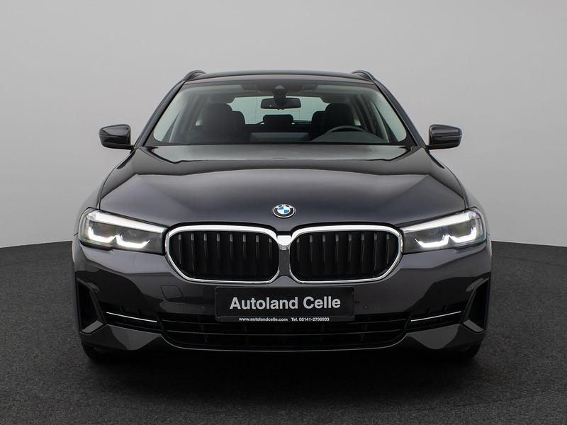 Gebraucht BMW 520 Sport Line 184 PS (135 kW) 2022 Sophistograu brillanteffekta9 Kombi