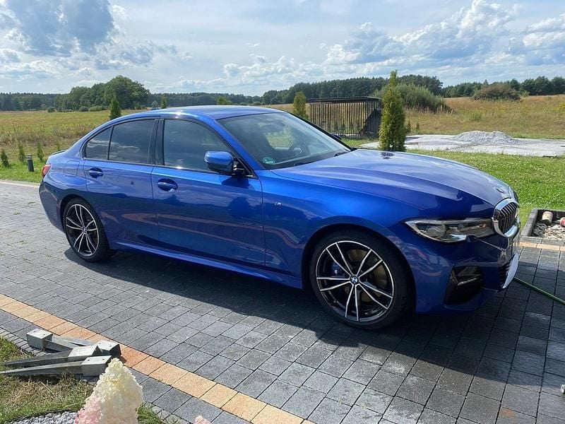 Blau Gebraucht 2020 BMW 330 Sport Line Limousine | 34.000 € (Fairer Preis) - Bild 1/4