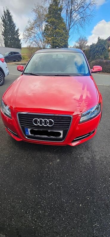 Gebraucht Audi A3 Sportback Attraction 90 PS (66 kW) 2011 Rot Kleinwagen