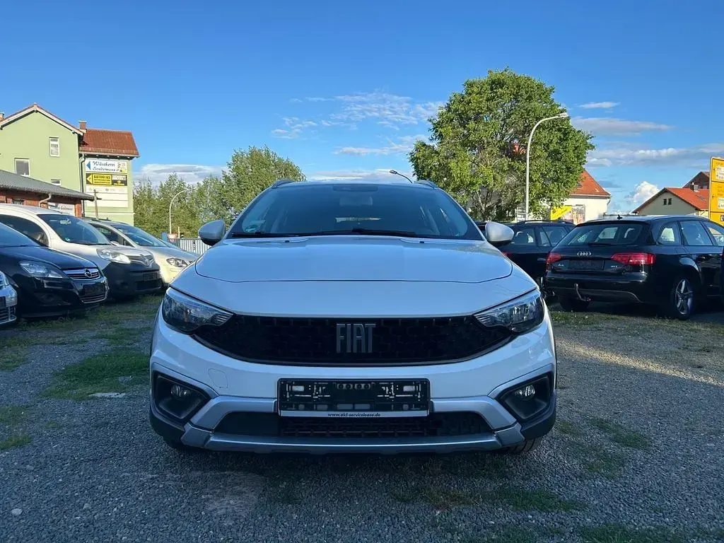 Gebraucht Fiat Tipo Cross 131 PS (96 kW) 2023 Weiß Limousine