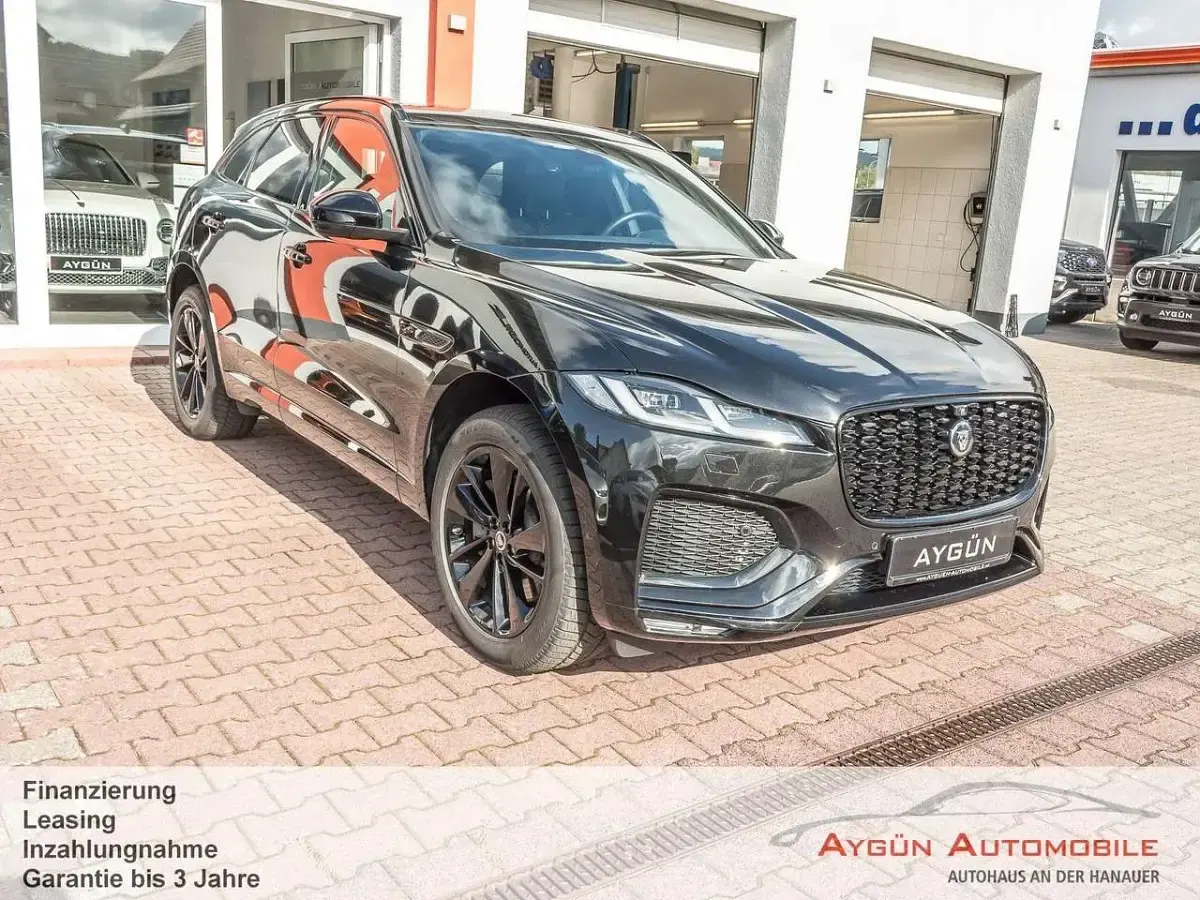 Gebraucht Jaguar F-Pace R-Dynamic 300 PS (220 kW) 2025 Santorini black SUV