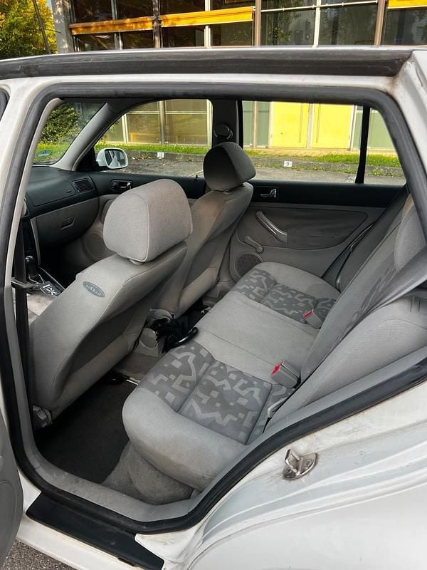 Gebraucht VW Golf IV 75 PS (55 kW) 1998 Weiß Kleinwagen