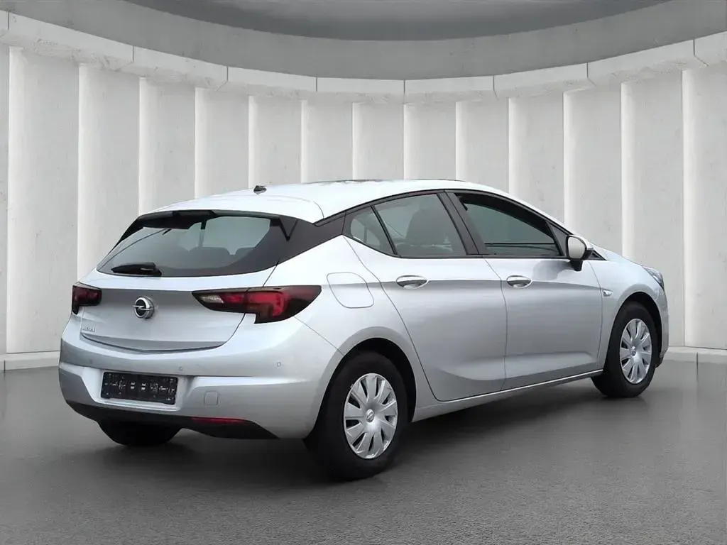 Gebraucht Opel Astra Business Edition 110 PS (80 kW) 2020 Silber metallic[silber] Limousine