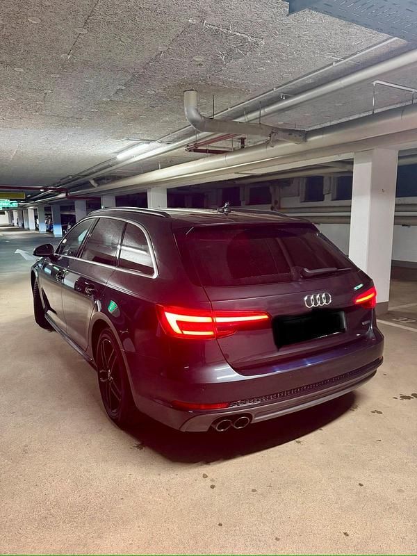 Gebraucht Audi A4 S-Line 218 PS (160 kW) 2016 Grau Kombi