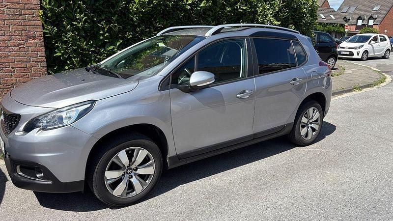 Gebraucht Peugeot 2008 Style 82 PS (60 kW) 2017 Silber SUV