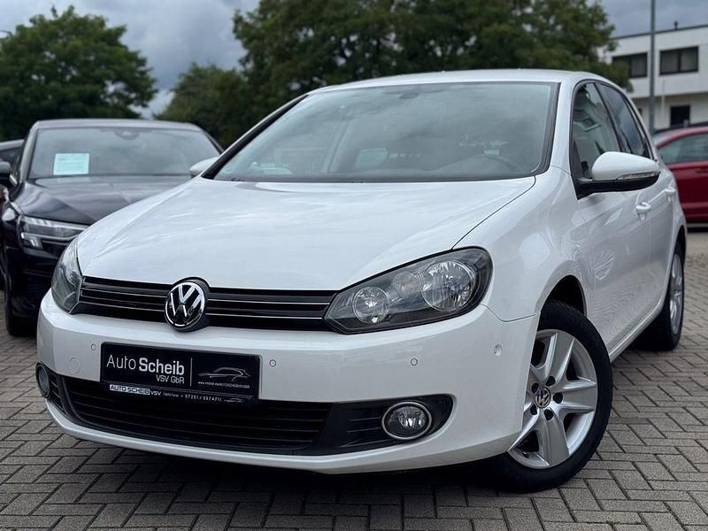 Weiß Gebraucht 2009 VW Golf VI Comfortline Limousine | 9.950 € (Teuer) - Bild 1/4