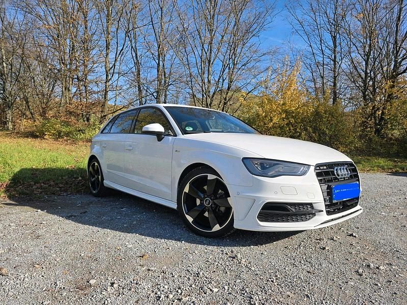 Weiß Gebraucht 2015 Audi A3 S-Line Limousine | 16.300 € (Guter Preis) - Bild 1/4