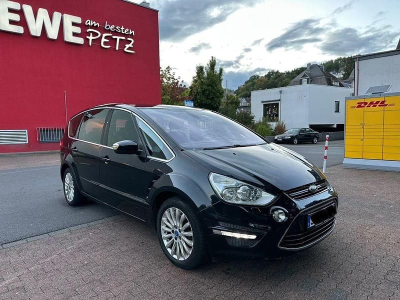 Schwarz Gebraucht 2010 Ford S-MAX Titanium S Van / Kleinbus | 4.790 € (Guter Preis) - Bild 1/4
