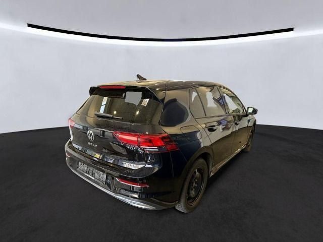 Gebraucht VW Golf VIII Active 110 PS (80 kW) 2022 Schwarz Limousine