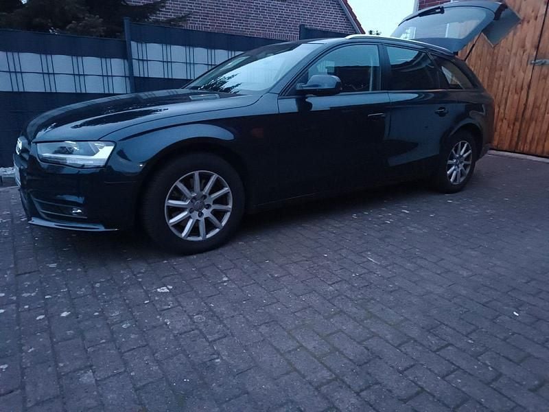 Second-hand Audi A4 Attraction 143 CP (105 kW) 2012 Albastru Break