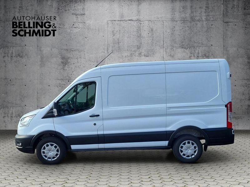 Gebraucht Ford Transit Trend 131 PS (96 kW) 2022 Weiß (metallic) Van