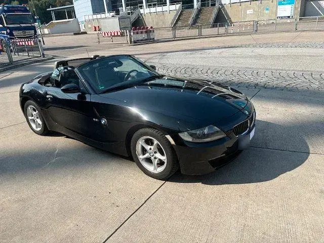 Gebraucht BMW Z4 Sport Line 177 PS (130 kW) 2006 Schwarz Cabrio