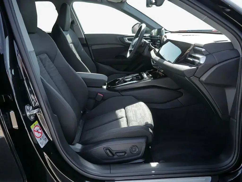 Gebraucht Audi A5 Sport 204 PS (150 kW) 2025 Mythosschwarz metallic Kombi