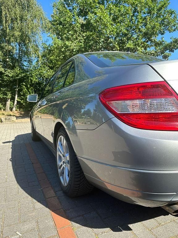 Gebraucht Mercedes C180 156 PS (114 kW) 2009 Grau Limousine