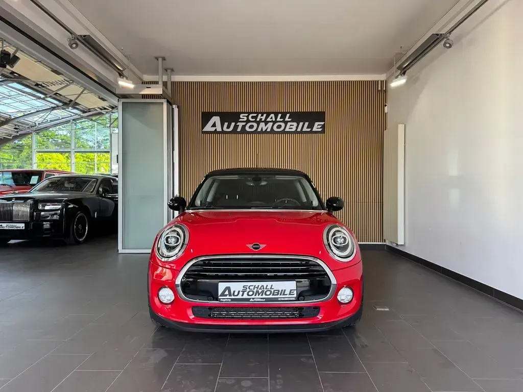 Gebraucht Mini Cooper 136 PS (100 kW) 2019 Chili (solar) red Kleinwagen