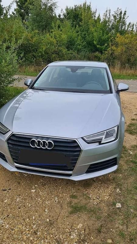 Grau Gebraucht 2015 Audi A4 Basis Limousine | 11.000 € (Fairer Preis) - Bild 1/4