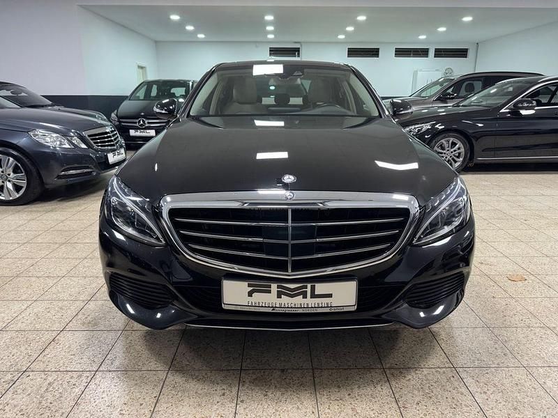 Gebraucht Mercedes C300e 204 PS (150 kW) 2015 Schwarz Limousine