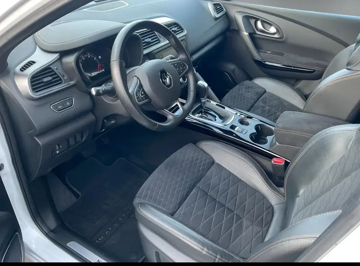 Gebraucht Renault Kadjar Black Edition 158 PS (116 kW) 2021 Weiß SUV