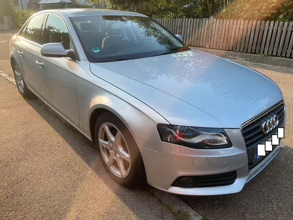 Gebraucht Audi A4 Ambiente 160 PS (117 kW) 2011 Silber Limousine
