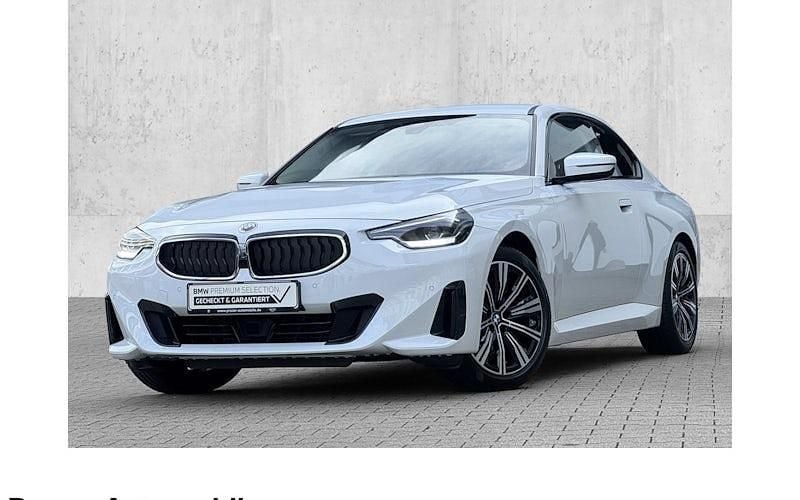 Weiß Gebraucht 2023 BMW 218 Sport Line Coupé | 30.790 € (Fairer Preis) - Bild 1/4