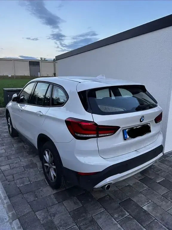 Używany BMW X1 140 KM (102 kW) 2020 Biały SUV