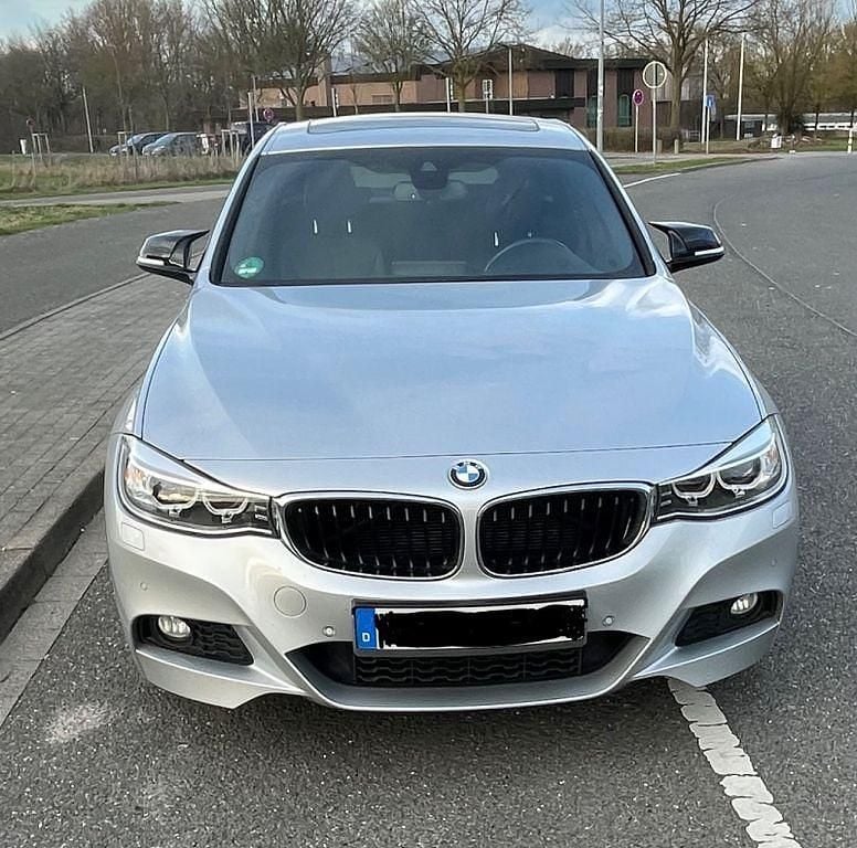 Gebraucht BMW 330 M Sport 258 PS (189 kW) 2015 Silber Limousine
