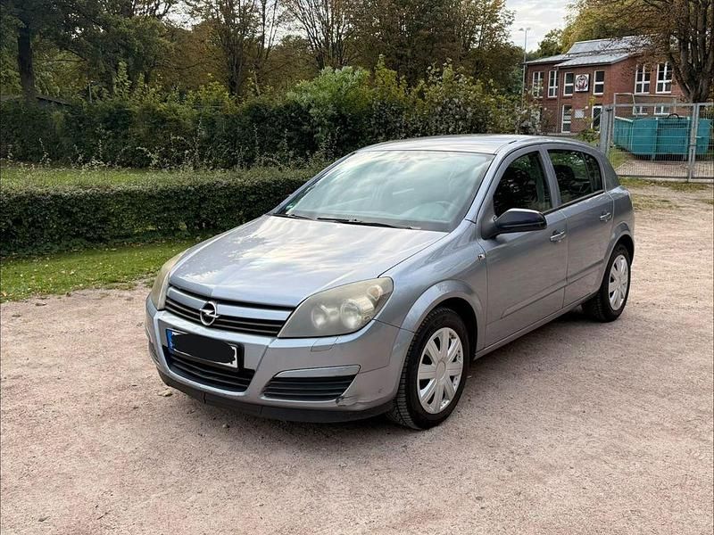Silber Gebraucht 2004 Opel Astra Limousine | 2.099 € (Etwas zu teuer) - Bild 1/4